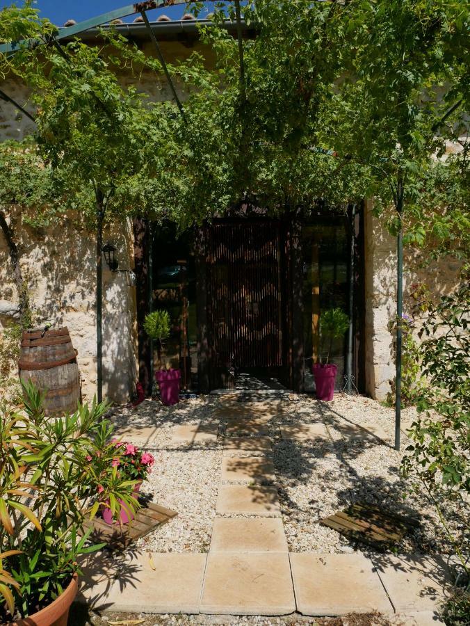 Villa Chez Daisy Montbron Esterno foto